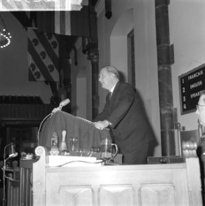 In Haagse Ridderzaal conferentie begonnen inzake internationaal kooprecht, minis, Bestanddeelnr 916-2581