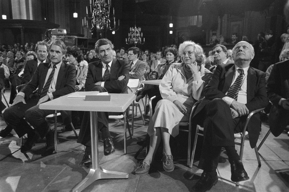 In het midden premier Lubbers en rechts het echtpaar Joop en Liesbeth den Uyl, Bestanddeelnr 933-6224