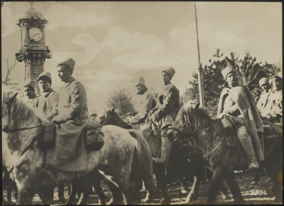In het bezette Roemenië. De intocht van de Russische Cavalerie te Braila., Bestanddeelnr 158-1969