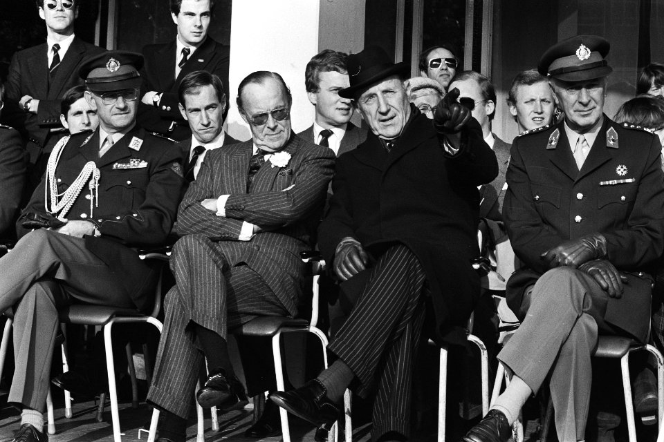 In A'dam Prins Bernhard i.v.m. 100-jarig bestaan Koninklijke Studentenschietvere, Bestanddeelnr 931-1218