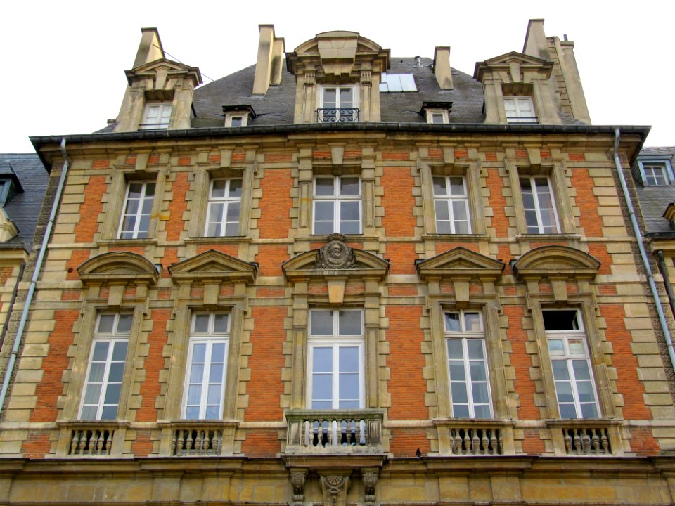Immeuble sur la Place des Vosges à Paris IVème arrondissement