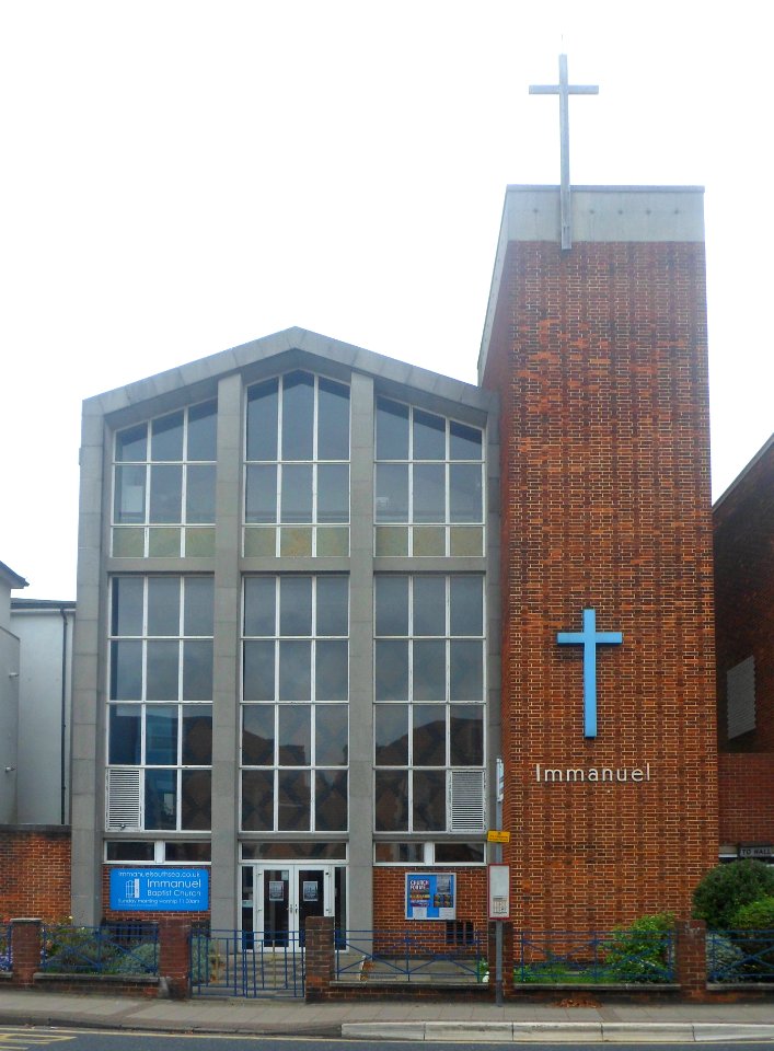 Immanuel Baptist Church, Victoria Road North, Southsea (October 2017) (2)