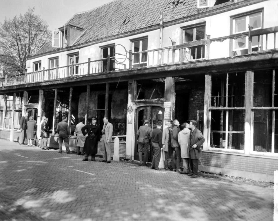 In Hotel de Kampioen te Nieuwersluis heeft felle brand gewoed, Bestanddeelnr 915-1351