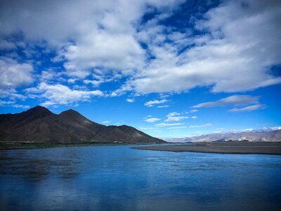 Tibet blue sky and white clouds yang zhuo yong measures photo
