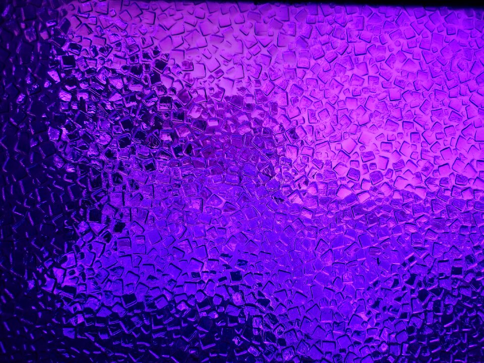 Color violet grinding