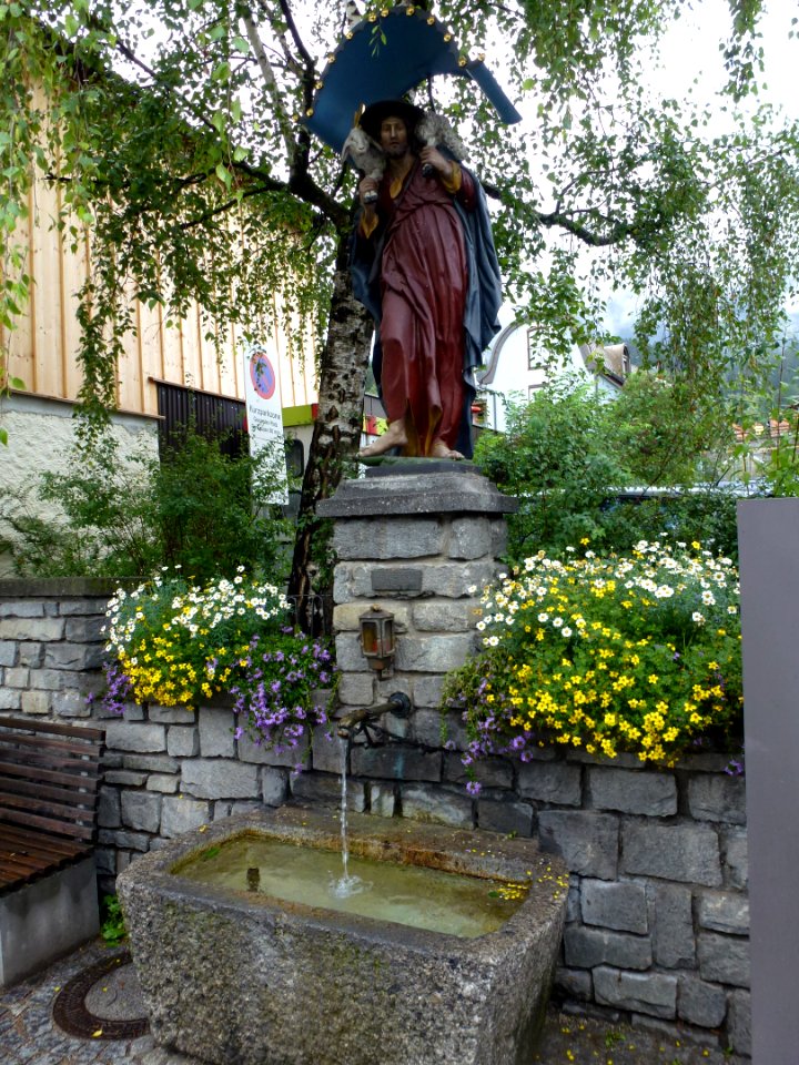 Imst-Guter-Hirte-Brunnen-Pfarrgasse