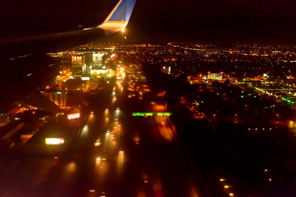 I 405 before LAX at night