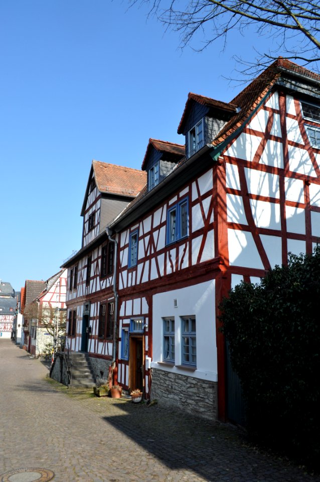 Idstein, Felix-Lahnstein-Straße 12