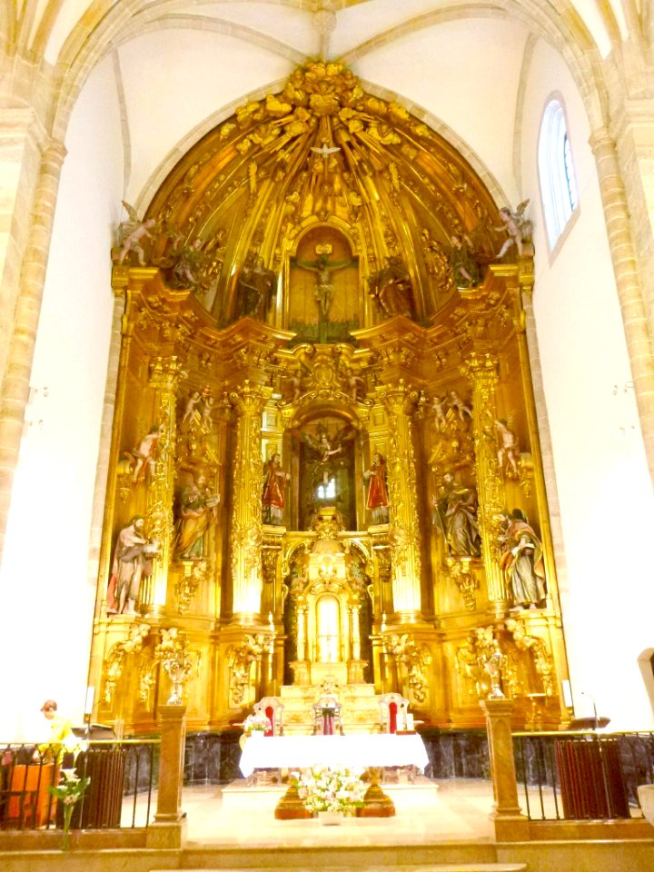 Idiazabal - Iglesia del Señor San Miguel, interiores, retablo mayor 01