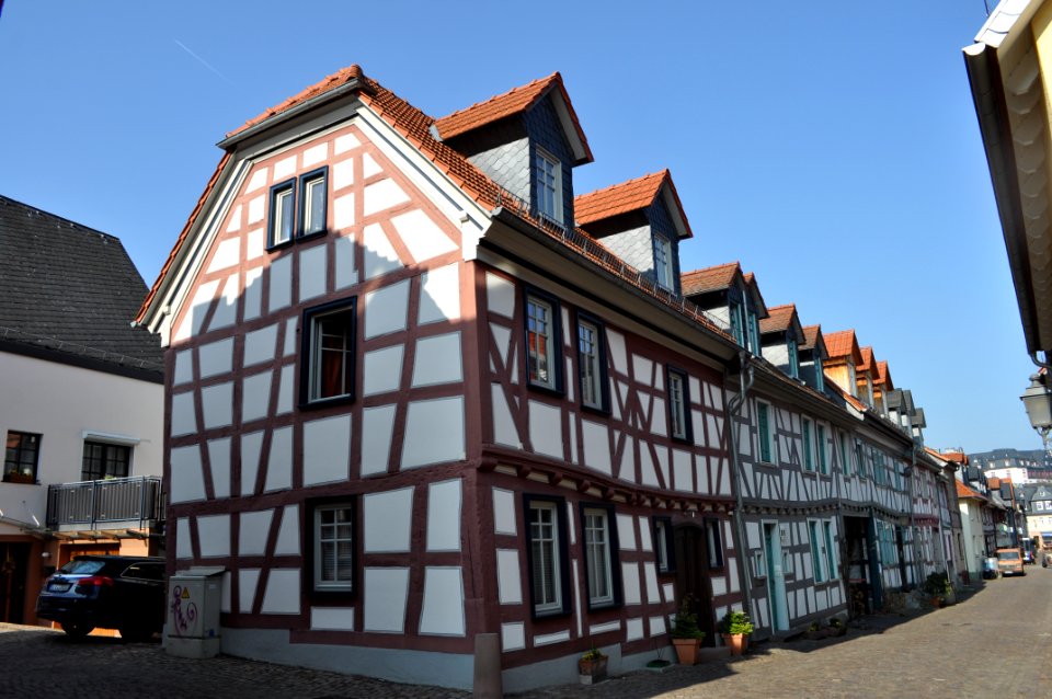 Idstein, Borngasse 17, 15, 13, 11