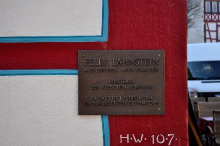 Idstein, Felix-Lahnstein-Straße, Tafel