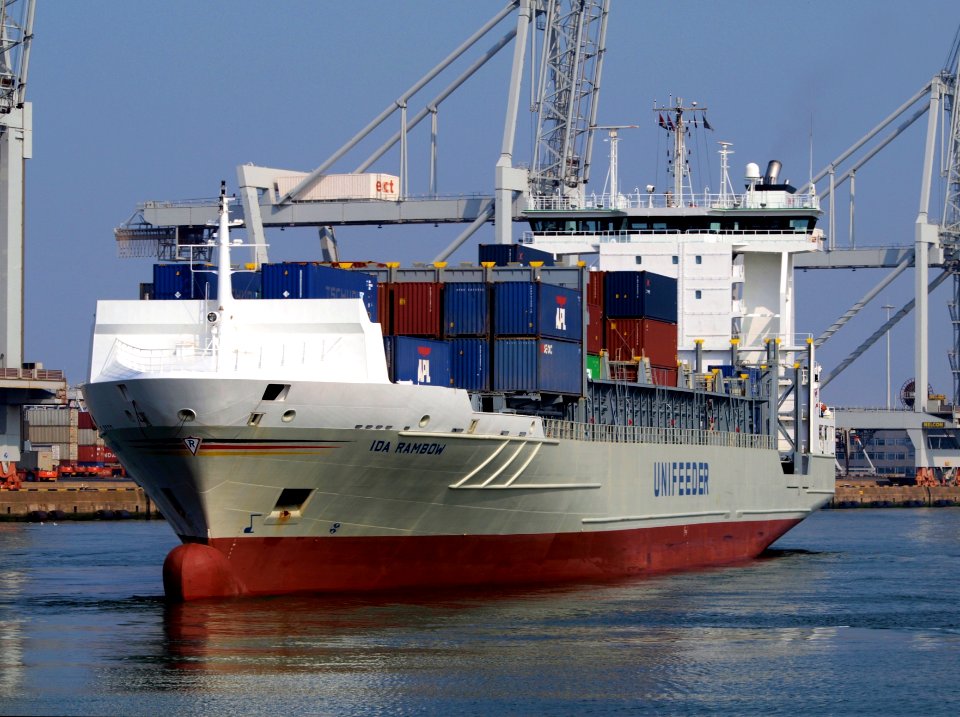 Ida Rambow p2 at Port of Rotterdam 05April2009