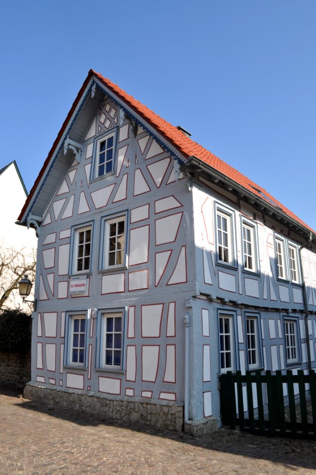 Idstein, Felix-Lahnstein-Straße 6