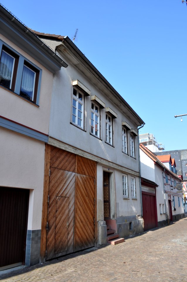 Idstein, Felix-Lahnstein-Straße 1