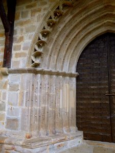 Idiazabal - Iglesia del Señor San Miguel, portada tardorrománica 02