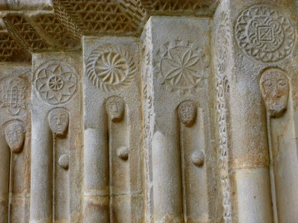 Idiazabal - Iglesia del Señor San Miguel, portada tardorrománica 12