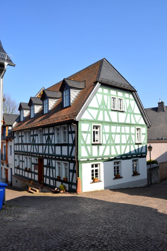 Idstein, Felix-Lahnstein-Straße 14