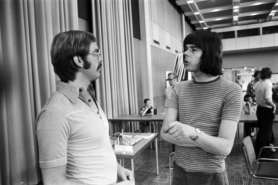 IBM-schaaktoernooi in Amsterdam, Ligterink in gesprek met Bohm, Bestanddeelnr 928-6833