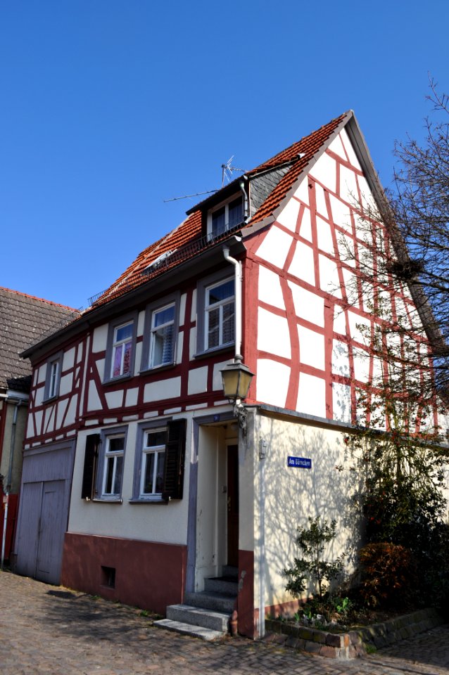 Idstein, Felix-Lahnstein-Straße 10