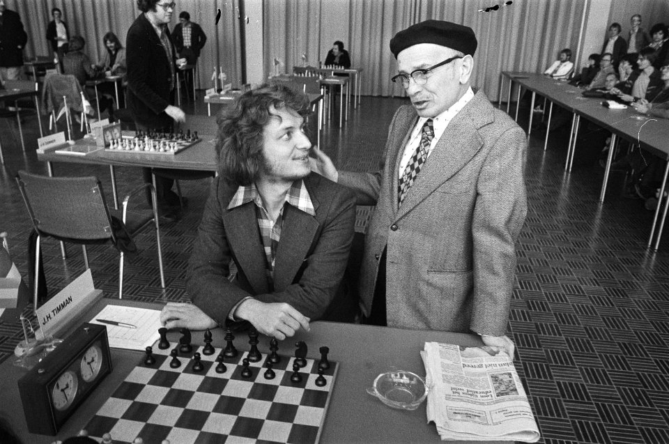 IBM-schaaktoernooi (1e ronde) in RAI in Amsterdam Jan Timman (tegen Parmo (l)) , Bestanddeelnr 929-2466