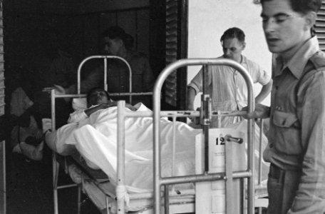 Iedere zondagmorgen worden er in het Legerhospitaal te Batavia verschillende ker, Bestanddeelnr 638