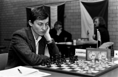 IBM-schaaktoernooi in Amsterdam; nr. 25, 26-, nr. 23- Jan Timman in actie, nr. 24- Karpov in actie, Bestanddeelnr 931-5075