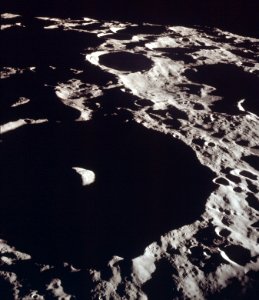 Icarus crater AS11-44-6606