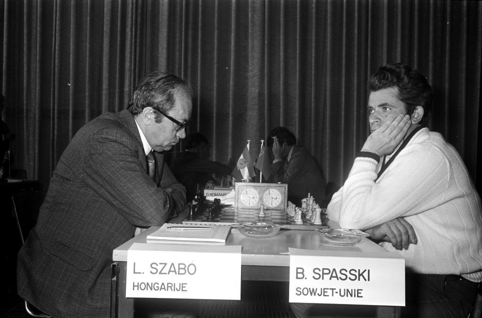 IBM-schaaktoernooi, Spasski (rechts) en Szabo, Bestanddeelnr 926-5594