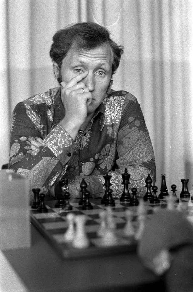 IBM-schaaktoernooi 3e ronde, Tukmakov in zijn partij tegen Ivkov, Bestanddeelnr 927-3351