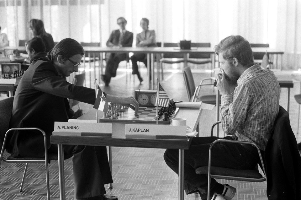 IBM-schaaktoernooi 3e ronde, Planinc tegen Kaplan (rechts), Bestanddeelnr 927-3355