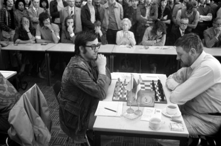 IBM-schaaktoernooi, Jan Hein Donner (rechts) en Jan Smejkal, Bestanddeelnr 926-5795