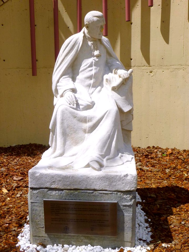Ibarra (Aramayona), monumento al músico Vicente Goicoechea y Errasti