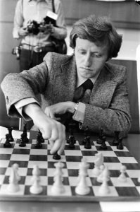 IBM schaaktoernooi Amsterdam de Rus Romanishin in actie, Bestanddeelnr 929-8172