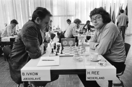 IBM schaaktoernooi Amsterdam, links Jukow tegen rechts Ree, Bestanddeelnr 924-7383