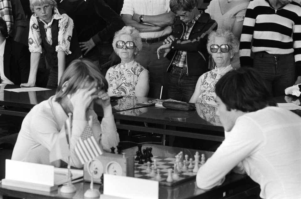 IBM schaaktoernooi, 10e ronde tweelingdames Unlnaut, Bestanddeelnr 929-8313