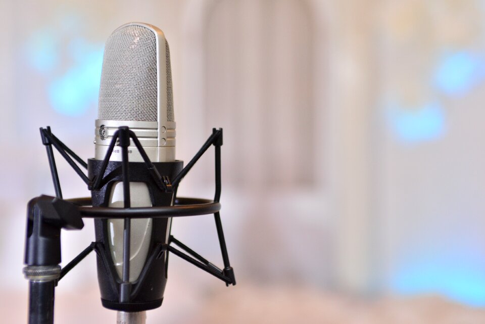 Mic microphone stage