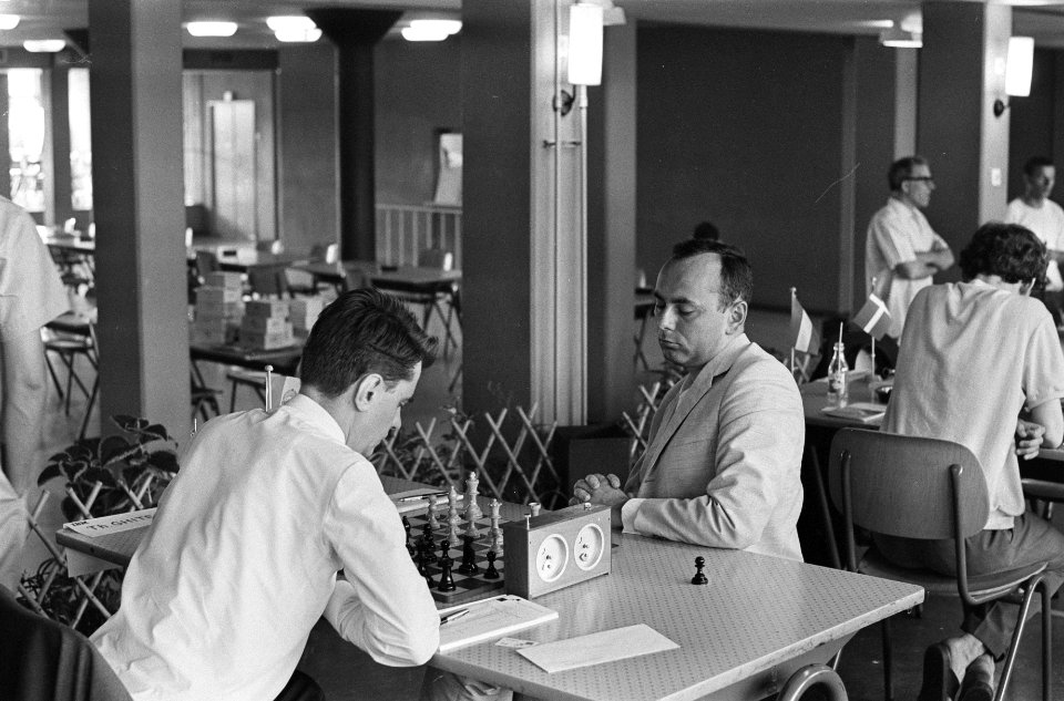 IBM Schaaktoernooi 1967 . Nummer 31 Donner, nummer 32 GitescuDonner, Bestanddeelnr 920-5142