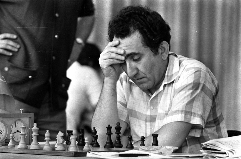 IBM-schaaktoernooi, Petrosjan achter bord, Bestanddeelnr 926-5877