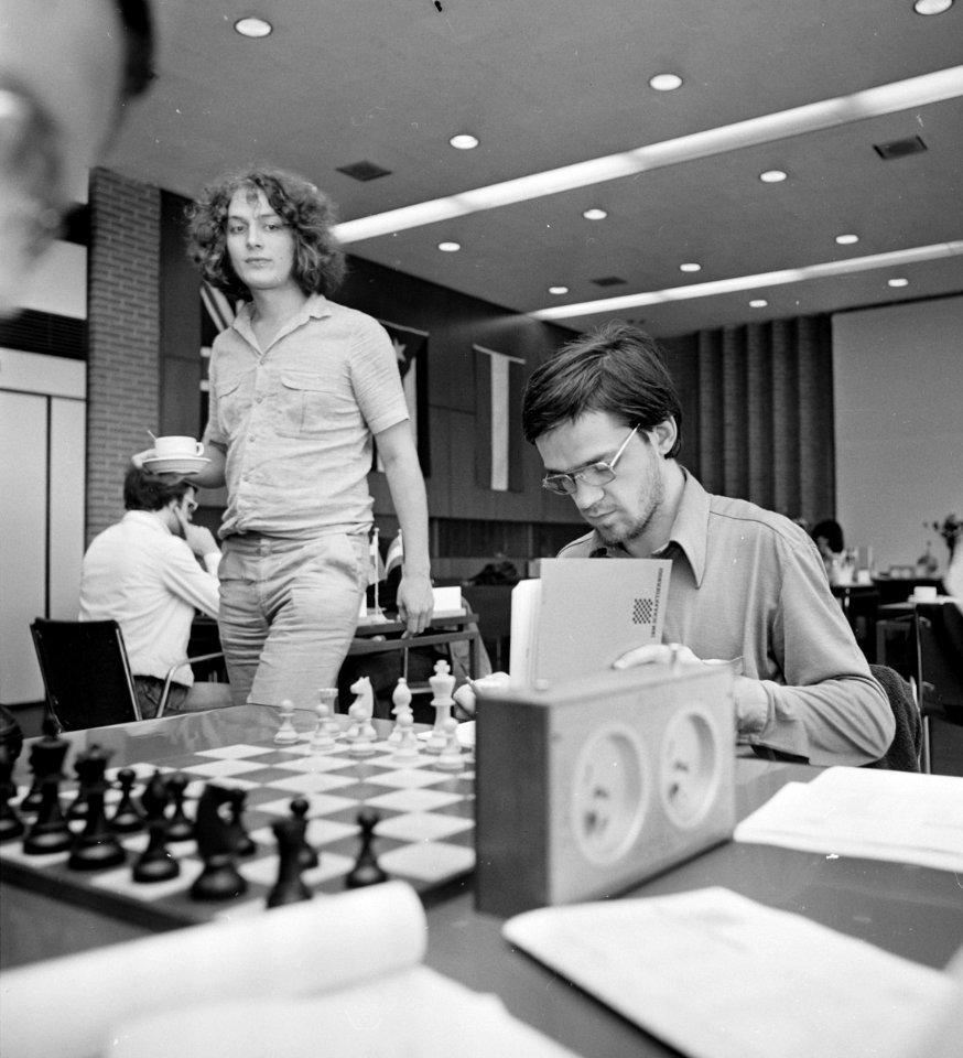 IBM schaaktoernooi, 12e ronde Timman kijkt bij Ribli, Bestanddeelnr 929-8360