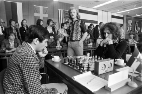 IBM schaaktoernooi 8e ronde Ljubojevic (l) tegen Timman, Bestanddeelnr 929-8276