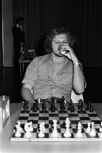 IBM-schaaktoernooi, laatste ronde Miles aan zet (close), Bestanddeelnr 929-2702