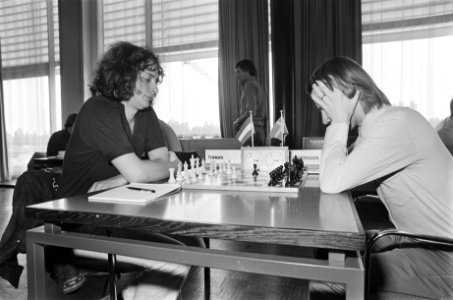 IBM schaaktoernooi Amsterdam Jan Timman (l) tegen Zweed Andersson, Bestanddeelnr 929-8171
