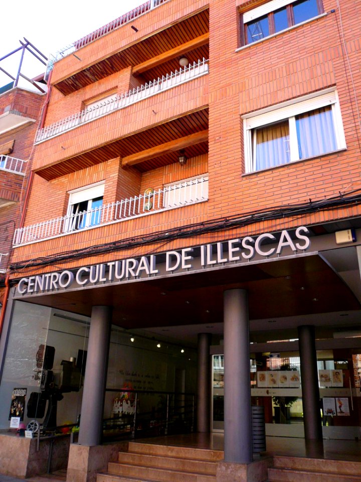 Illescas - Centro Cultural y Biblioteca 1