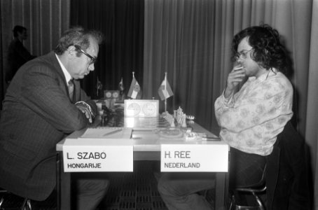 IBM-schaaktoernooi, Hans Ree (rechts) en Szabo, Bestanddeelnr 926-5676