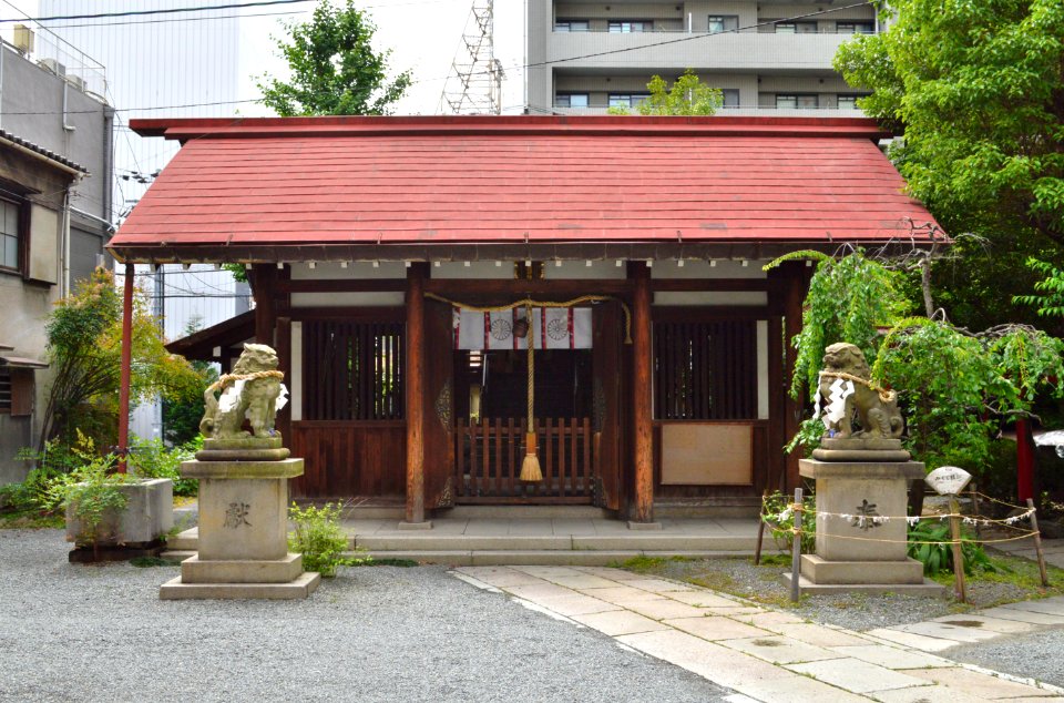 Ikukunitama-jinja angu