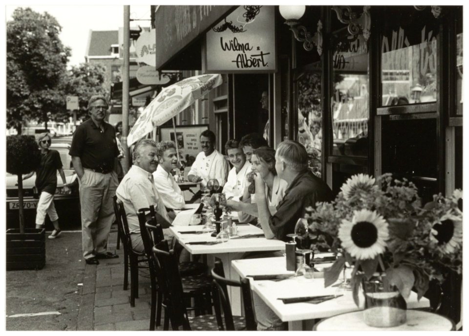 Illegaal terrasje voor Wilma & Albert's Steakhouse Oude Groenmarkt, NL-HlmNHA 54035135
