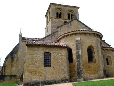 Iguerande (Saône-et-Loire), l'église avec son chevet