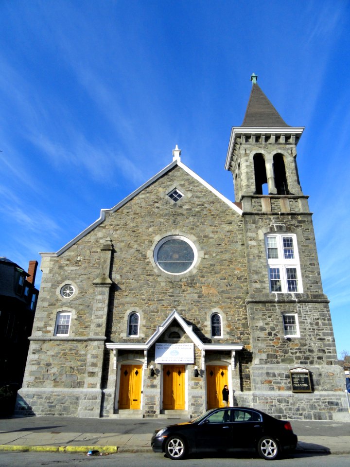 Iglesia Fuente de Salvación - Lawrence, MA - DSC03612