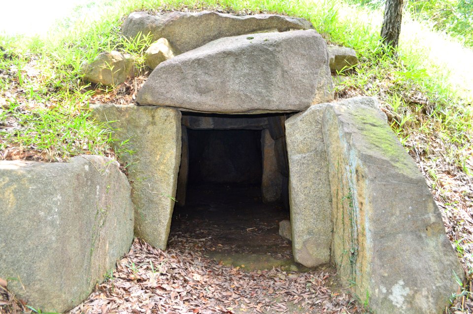 Ikeda Kofun Group (Toyota)-1, entrance