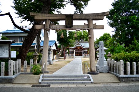 Ikota-jinja, torii